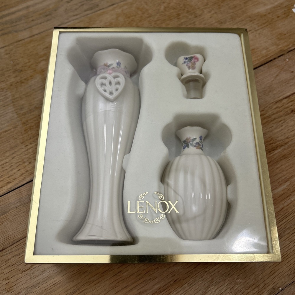 Lenox Classic Vanity Set 6 Inch Floral Vase Gold Trim Parfum Bottle Stopper 1502